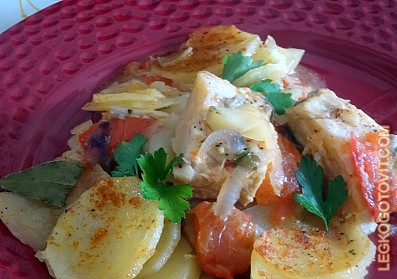 Фото рецепта: Треска с картофелем и помидорами