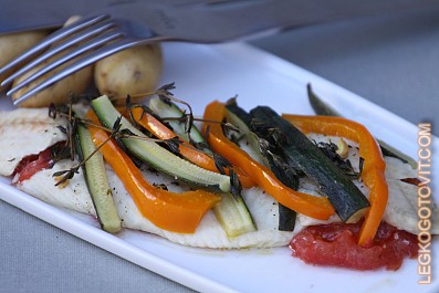 Фото рецепта: Рыба с тимьяном и овощами